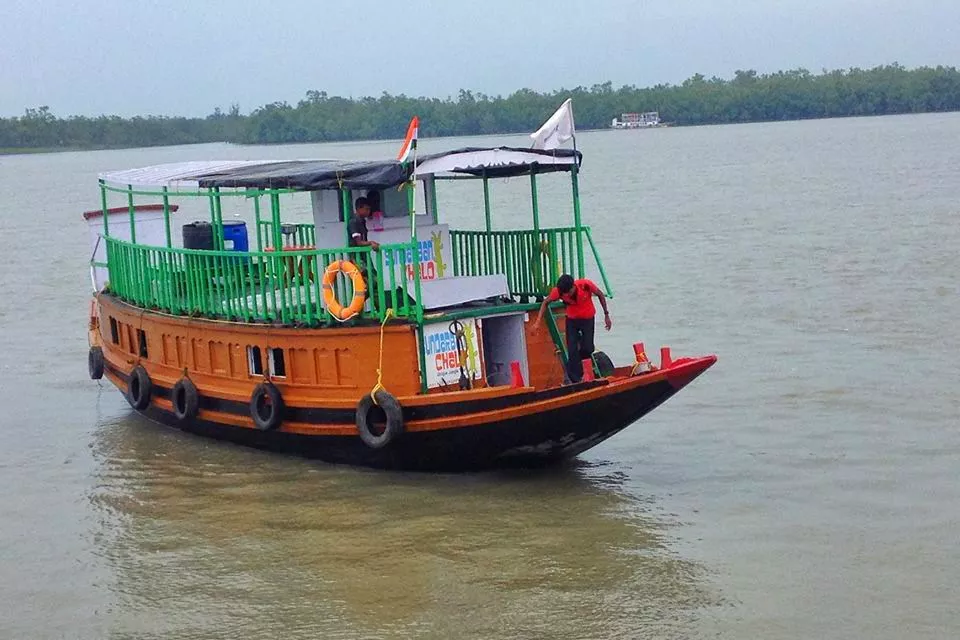 Sundarban tour package boat